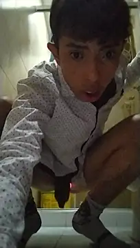 liamkozy লাইভ XXX চ্যাট