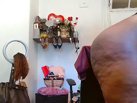 xTALLSEXYBUMx's Live XXX Chat