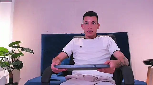 Chat XXX en directo de OLIVER_THOMPSON