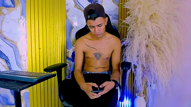 NIO_KLOUDS_ 라이브 XXX 채팅