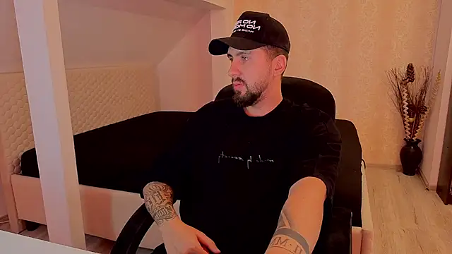LoganStroud live XXX chat