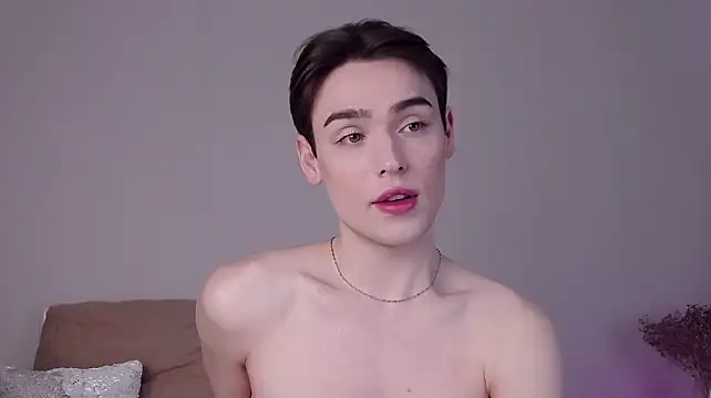 RobbyCharming's Live XXX Chat