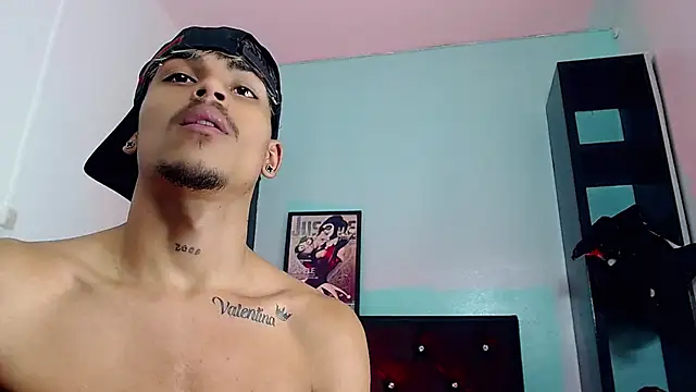 Angel_foxc13 Chat XXX in diretta