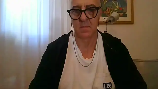 ANONIMO7735 Chat XXX live