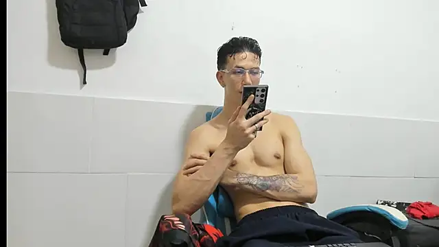 OliverThompsonJS – Naživo XXX chat