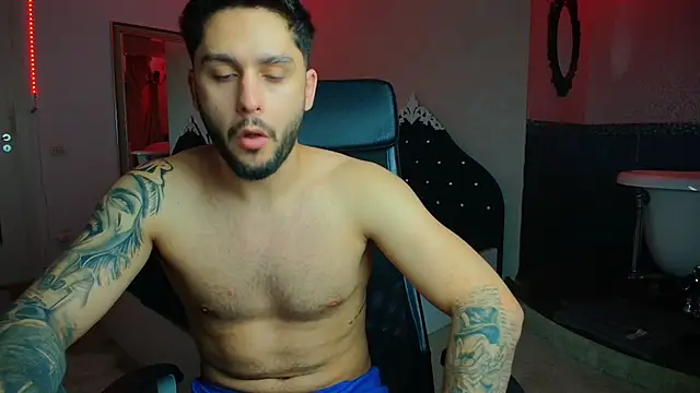 TroyWadee Live XXX Chat