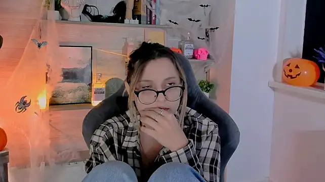Chat +18 de LeslieBloom ao vivo