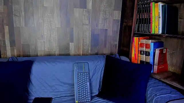 Chatroom XXX en direct de MikeEstevess