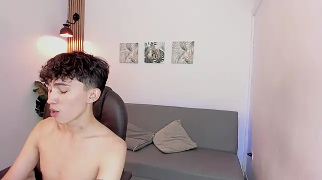 Fun_BoysW Adlı Modelin Canlı XXX Sohbeti
