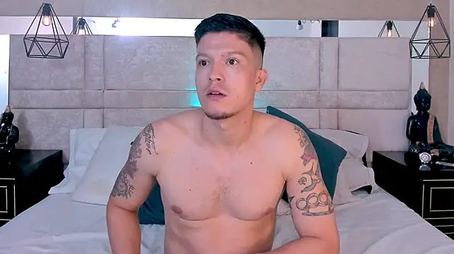XXX chat uživo modela MaicolWatson