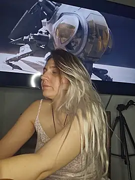 ScarletsWeb's Live XXX Chat
