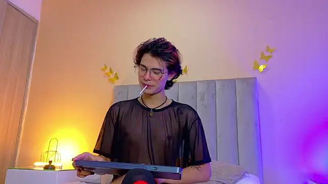 Chat XXX ao vivo de Derek_Sinn