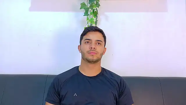 Онлайн чат XXX TylerWest_