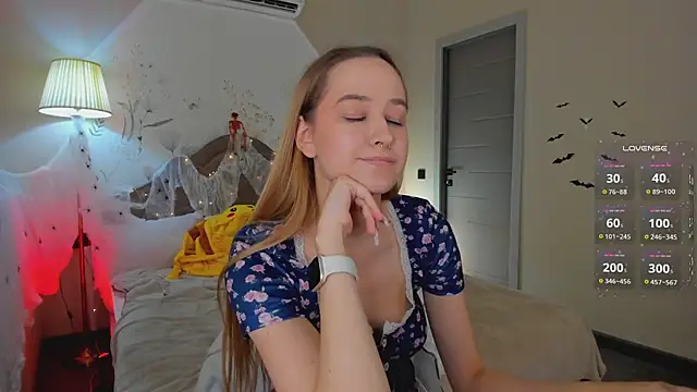 Sweett_Monica: онлайн-секс-чат