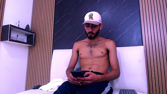 دردشة Liam_crox الجنسية المباشرة
