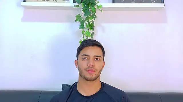 Онлайн чат XXX TylerWest_