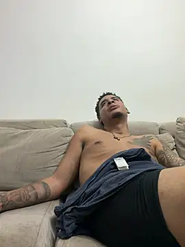 Chat +18 de adrew__fox ao vivo
