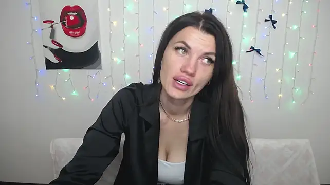 MilaLoona 现场XXX聊天
