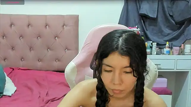 MyAngel777m Adlı Modelin Canlı XXX Sohbeti
