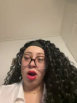 queenlo_xxx Adlı Modelin Canlı XXX Sohbeti