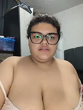 Show de Alaia99 na webcam