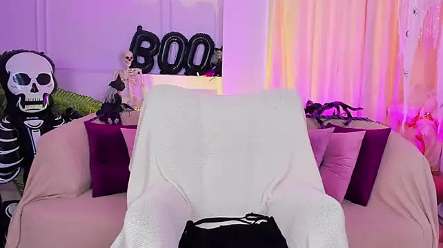 AhhMia's Live XXX Chat