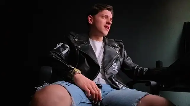 Онлайн чат XXX FelixStarkk