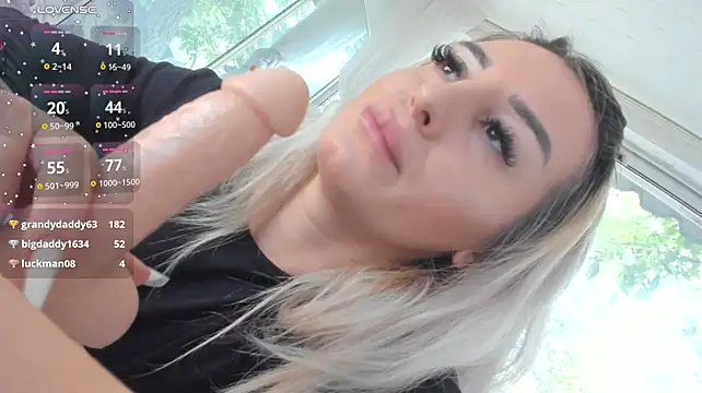 Chat +18 de Ella_Vee ao vivo
