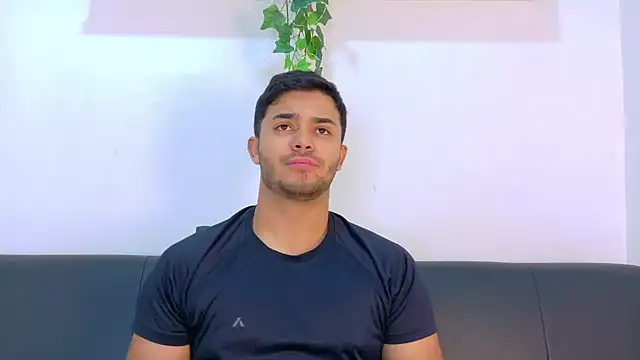 TylerWest_ XXX чат на живо