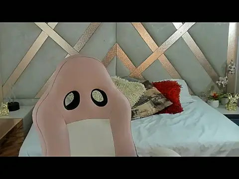 Chat XXX en directo de CharloteEvans__