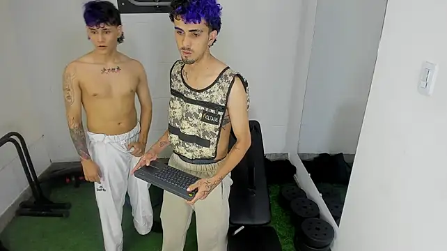 noah_bluex Chat XXX in diretta