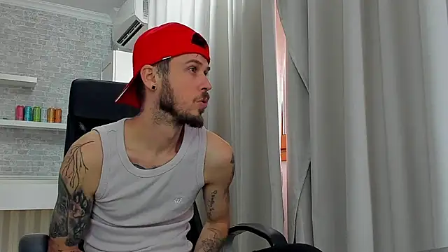 JonahShaw Adlı Modelin Canlı XXX Sohbeti