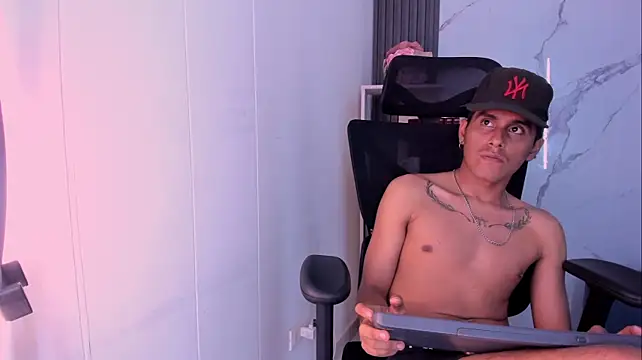 oliverSky_'s Live XXX Chat
