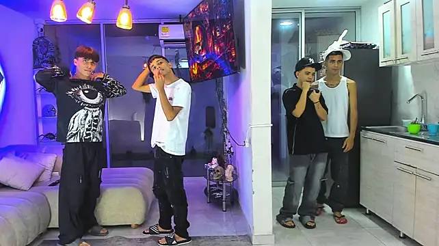 Houseofwarrios Adlı Modelin Canlı XXX Sohbeti