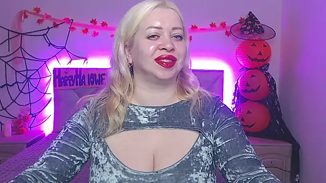 צ'אט XXX בשידור חי של OliviaVerr