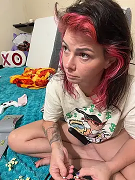 MarlaFknSinger XXX чат на живо