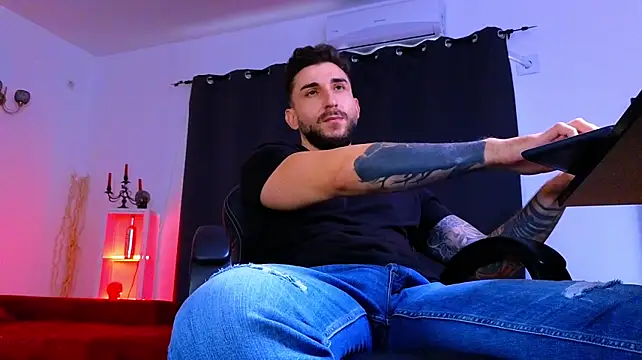 MightyAaron66 Live XXX-chat