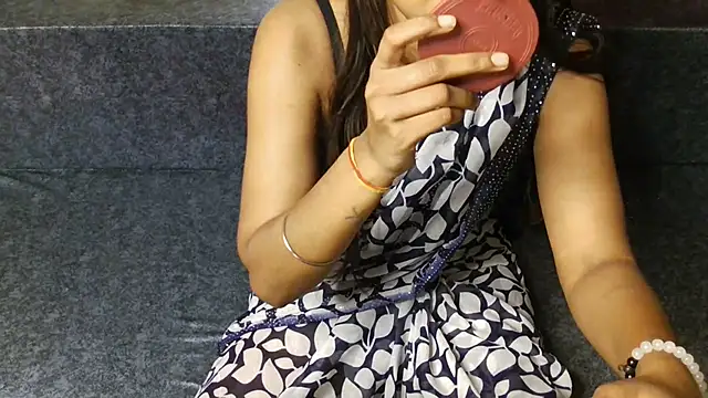 Chat +18 de wild_saanvi ao vivo