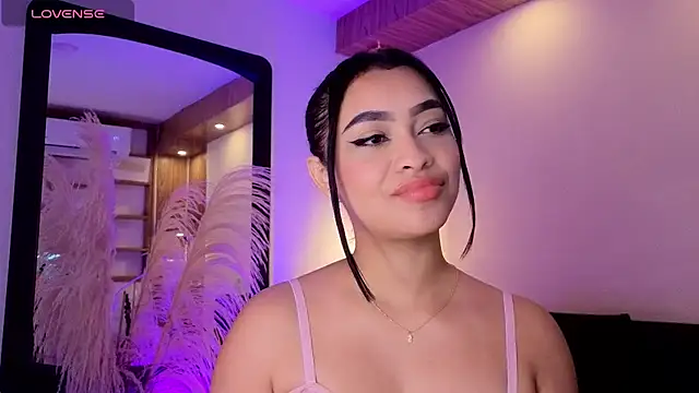 Chloe_monroee Adlı Modelin Canlı XXX Sohbeti