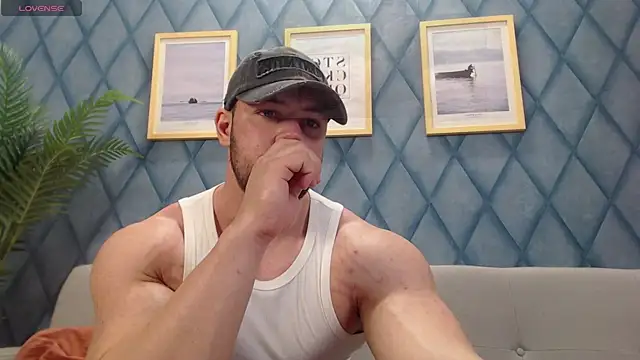 RyannWest webcam show