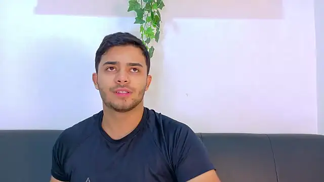 TylerWest_ XXX чат на живо