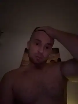 Show modela SoberingTadpole na web-kameri