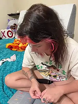 MarlaFknSinger élő XXX-chatje