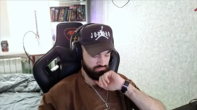 _Serious_Man Chat XXX live