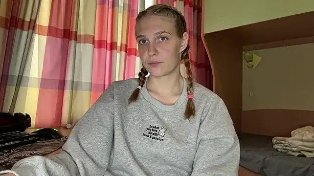 CriseldaStarns Adlı Modelin Canlı XXX Sohbeti