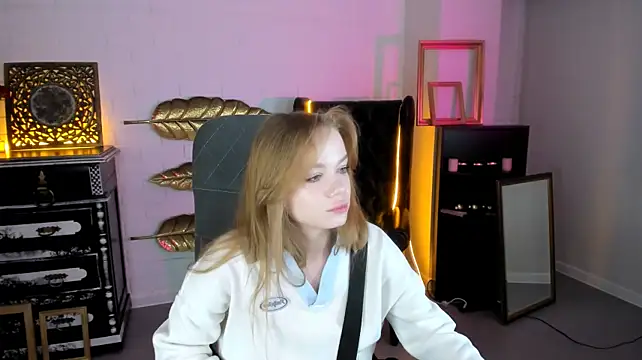 AmyNox Adlı Modelin Canlı XXX Sohbeti
