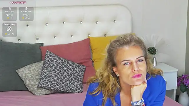 MeganPryce Chat XXX live
