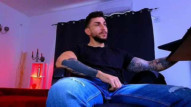 צ'אט XXX בשידור חי של MightyAaron66
