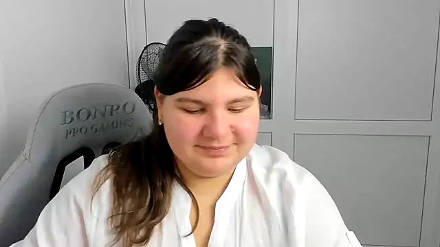 PhoenixFlyn Live XXX chat