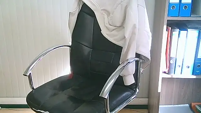 EvasioneeのライブXXXチャット